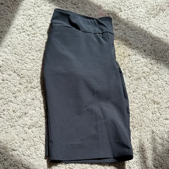 Tail Women's Black Bermuda Shorts - Picture 5 of 5